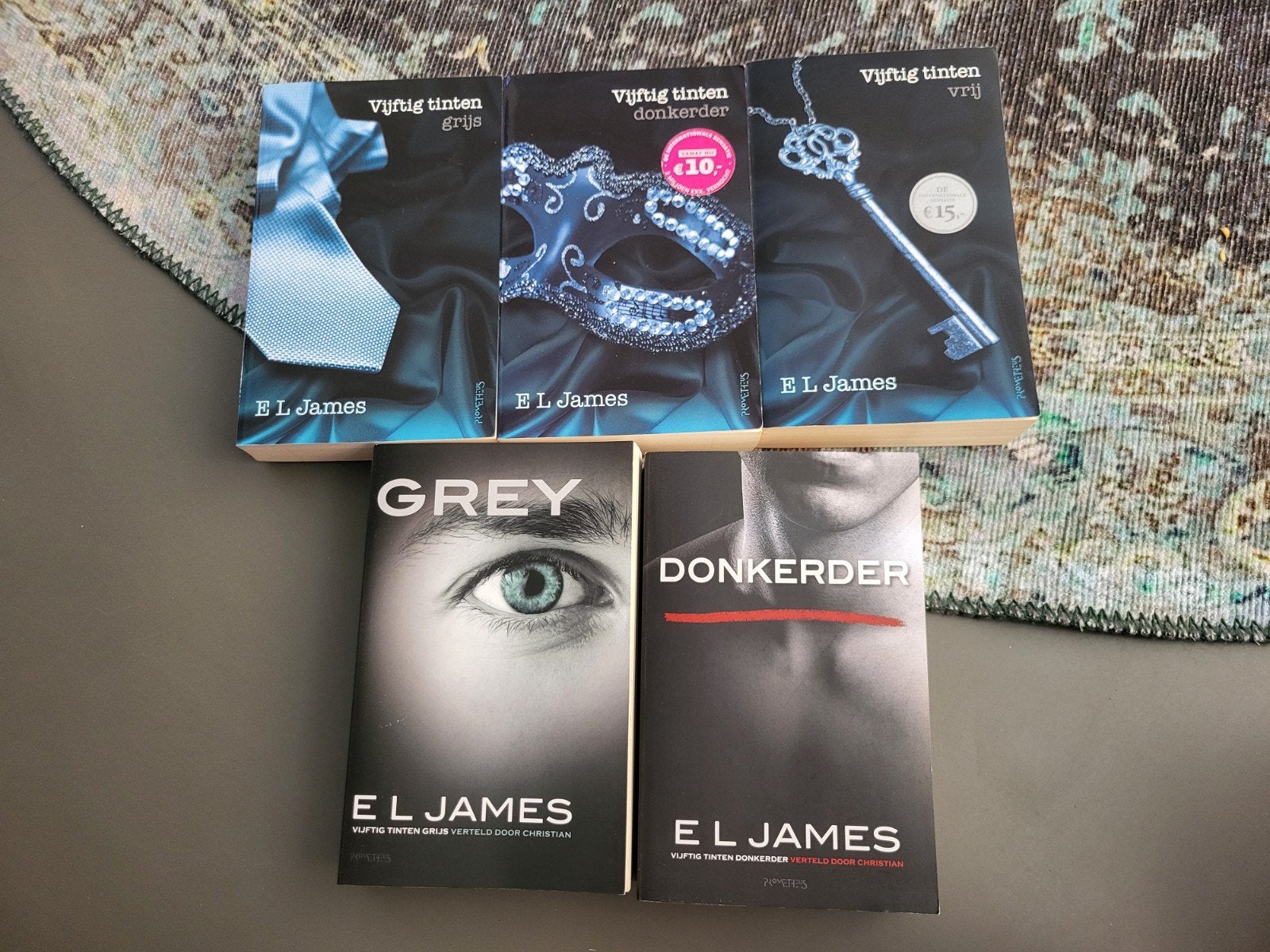 Boeken serie 50 tinten grijs - E.L. James (5 boeken), Boeken, Ophalen of Verzenden, Gelezen, E.L. James, Nederland