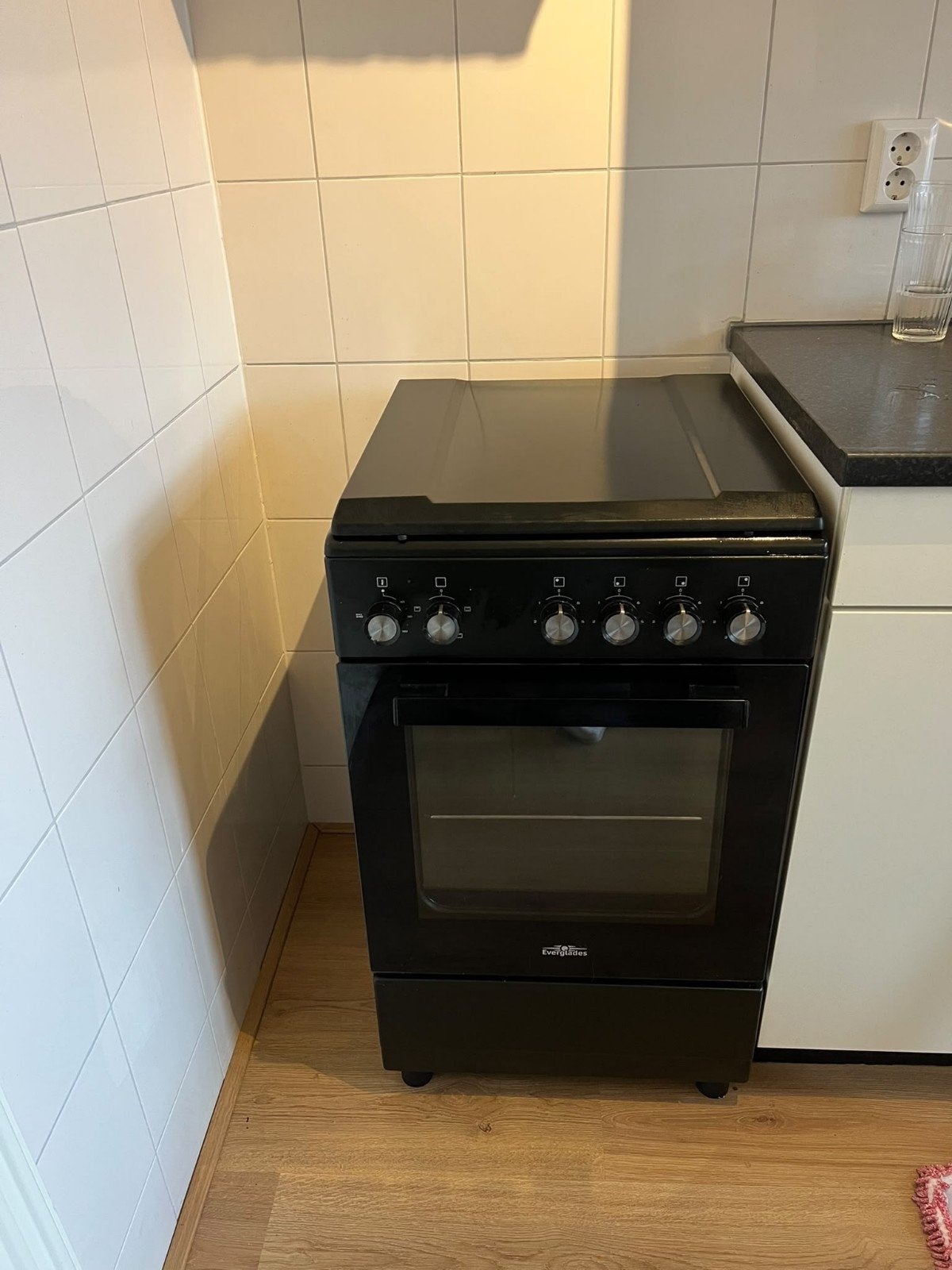 Everglades EVCK5110 Elektrisch Fornuis met Oven en Perilex, Witgoed en Apparatuur, Ophalen, 4 kookzones, Zo goed als nieuw, 85 tot 90 cm