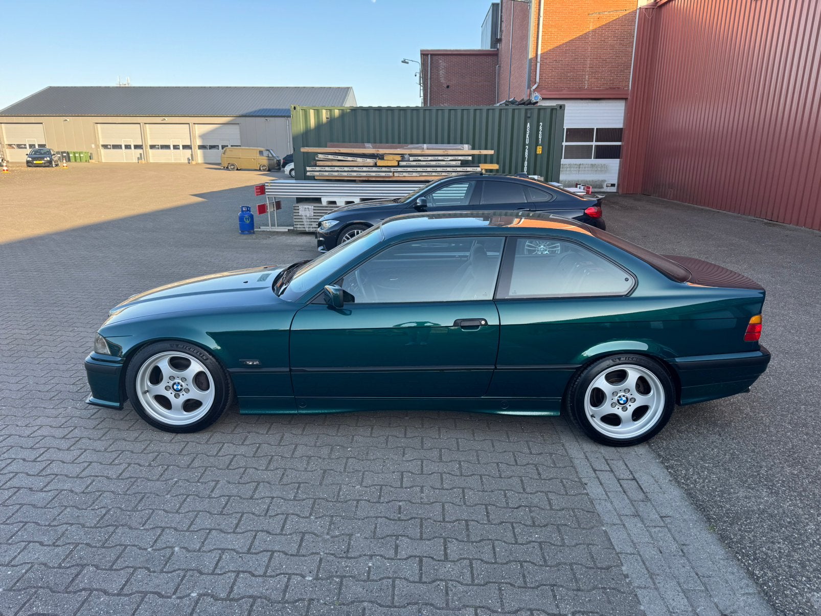 BMW 3-Serie 2.0 I 320i Coupe 1994 Groen M-vader interieur, Auto's, Automaat, Achterwielaandrijving, Geïmporteerd, 1300 kg