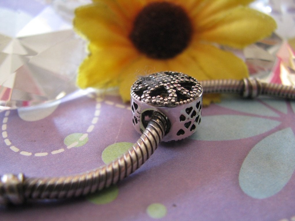 Pandora BIJZONDERE bedel 781808CZ = petals of LOVE, Pandora, Ophalen of Verzenden, Zo goed als nieuw, 1 bedel