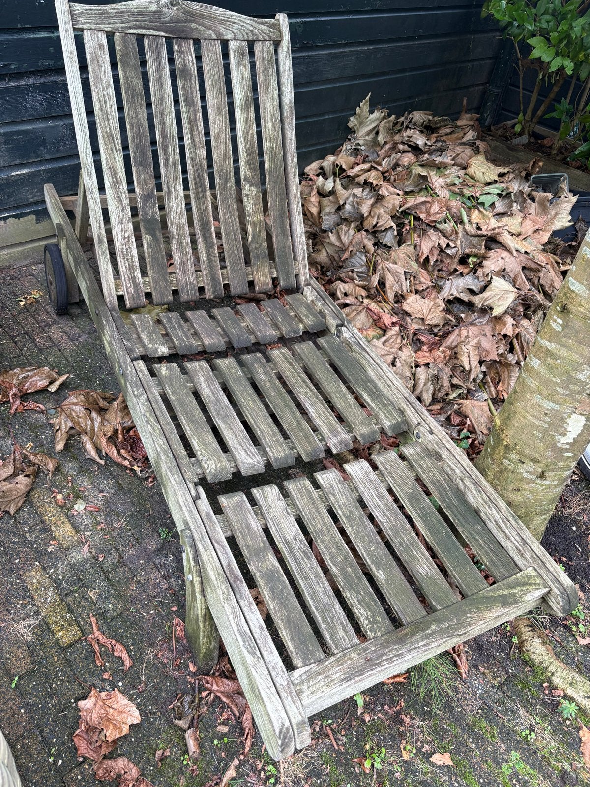 Teak tuinbed/loungebed met donkergrijs kussen, Tuin en Terras, Ophalen, Gebruikt, Teakhout, Verstelbaar
