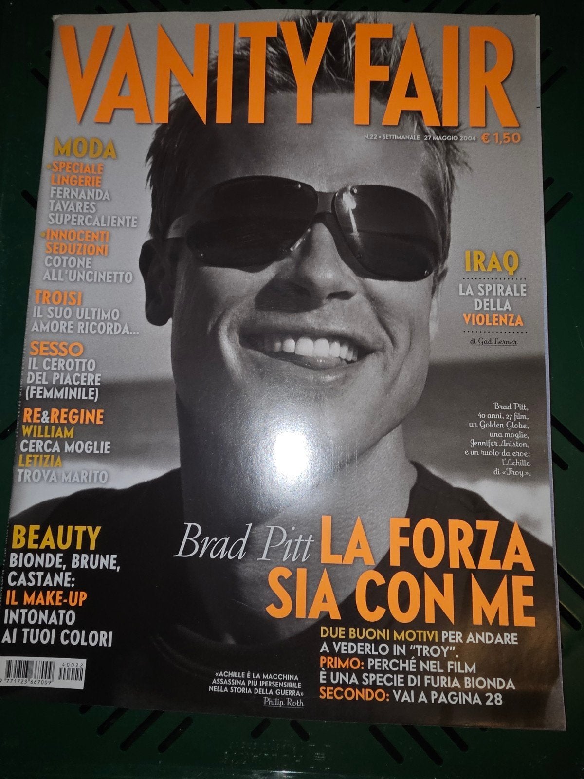Vanity Fair Magazine - Brad Pitt Cover (2004), Boeken, Ophalen of Verzenden, Gelezen, Glossy