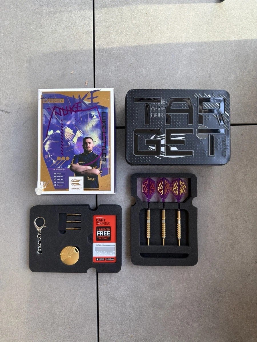 Target Darts Luke Littler 'The Nuke' 90% Tungsten Darts, Ophalen of Verzenden, Zo goed als nieuw, Pijlen