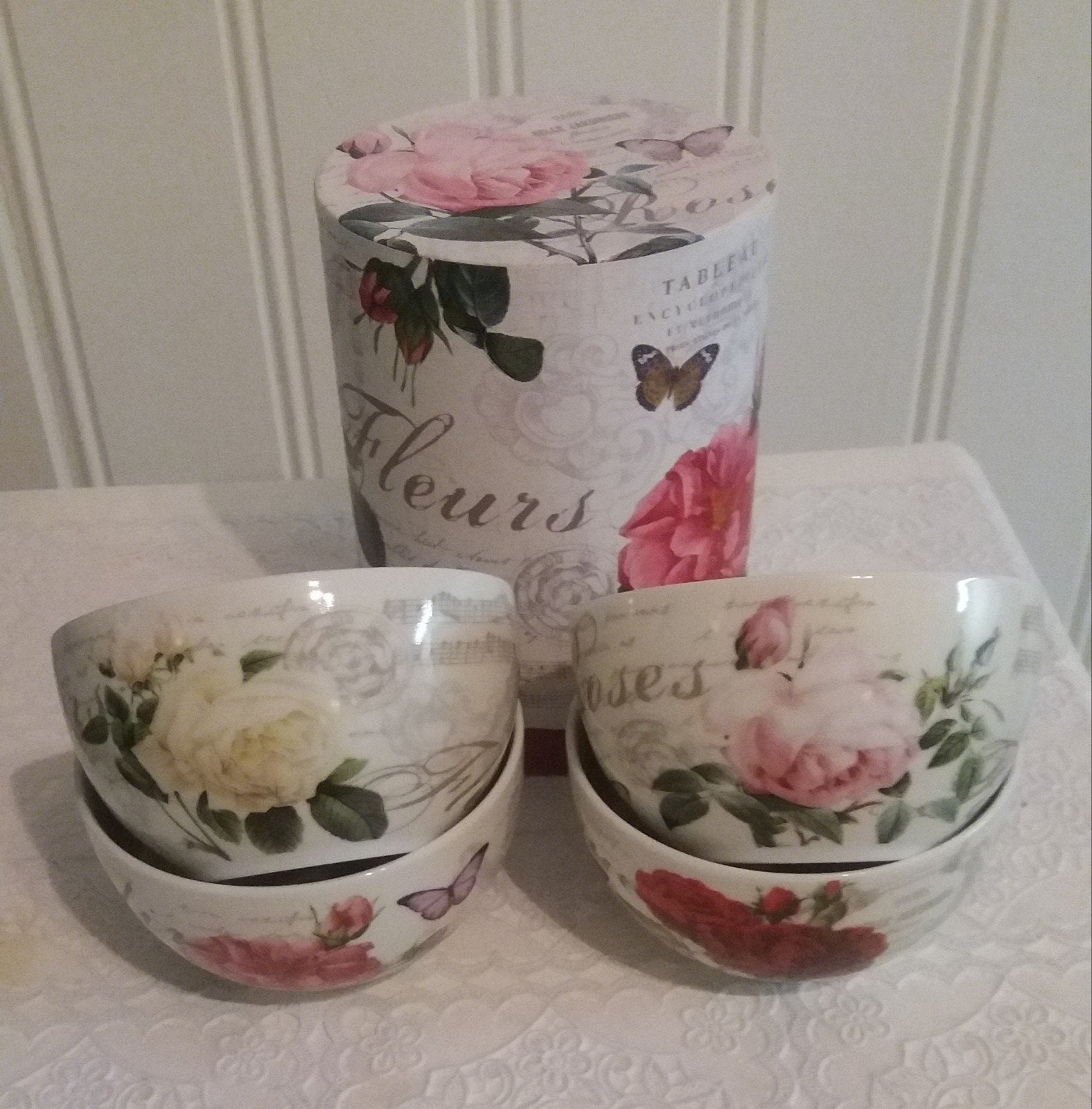 Prachtige schaaltjes- kommen met roosdecor, Ophalen of Verzenden, Nieuw, Landelijk/Boerenbont, Kom(men)