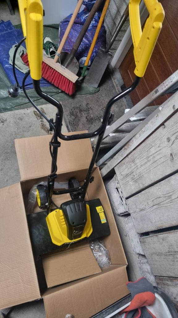 Te huur: elektrische grondfrees, Ophalen, Zo goed als nieuw, 50 cm of meer