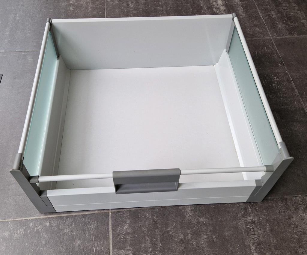6 stevige Keller lades te koop, incl rails.  € 20 per stuk, Huis en Inrichting, Ophalen, 5 laden of meer, 50 tot 100 cm, Zo goed als nieuw