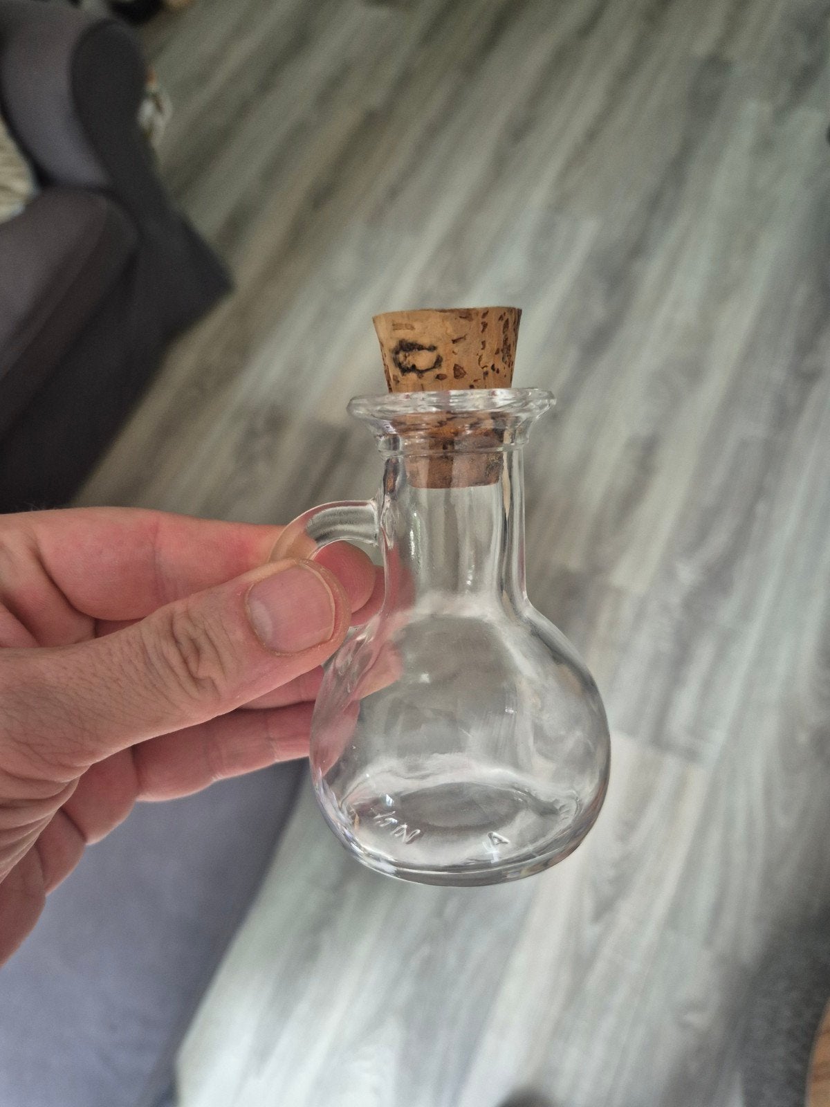 Klein glazen flesje met kurk - decoratief, Ophalen of Verzenden
