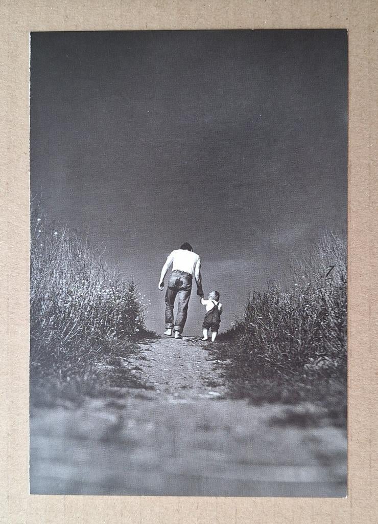 Jan Saudek - To heaven, 1964. Vader en zoon op pad., Ophalen of Verzenden, 1980 tot heden, Ongelopen, Overige thema's