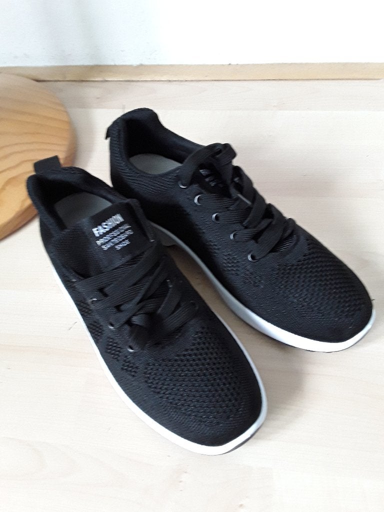 Zwarte skate sneakers mt 42, Verzenden, Zwart, Nieuw, Sneakers of Gympen