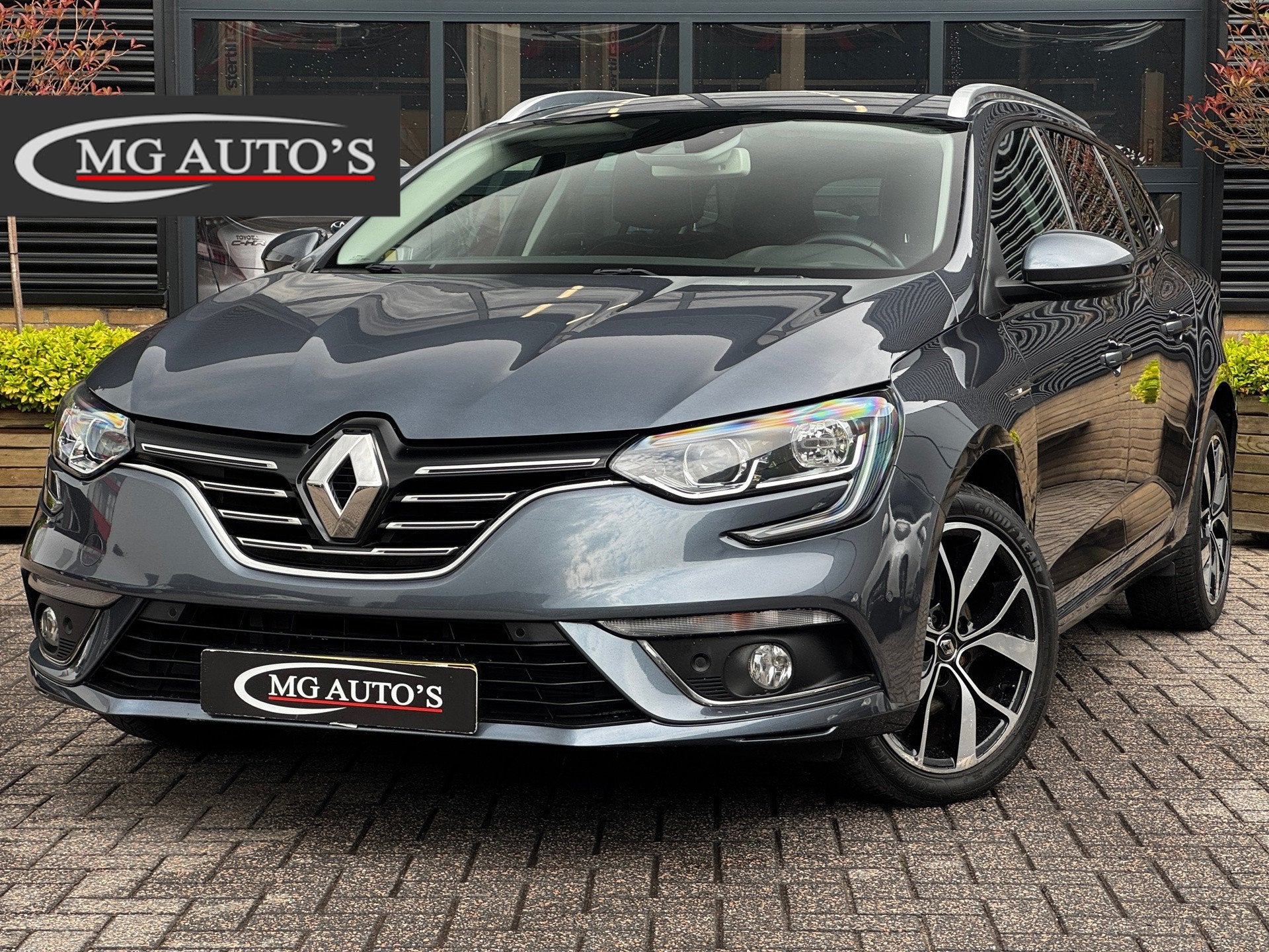 Renault Mégane Estate 1.3 TCe Bose | Navigatie | Cruise con, Gebruikt, 4 cilinders, 1290 kg, Automatische klimaatregeling