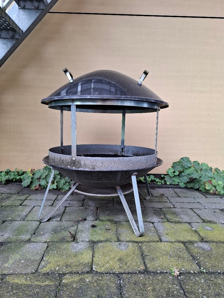 Weber Vuurkorf / Terrashaard met deksel, Ophalen, Gebruikt