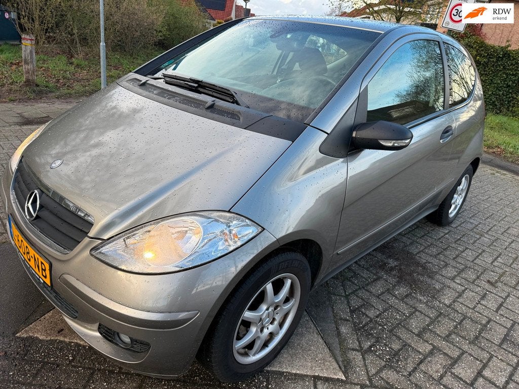 Mercedes-Benz A-klasse 150 Classic Geweldige en unieke staat, Auto's, Mercedes-Benz, Voorwielaandrijving, Stof, Huisgarantie, 49 €/maand