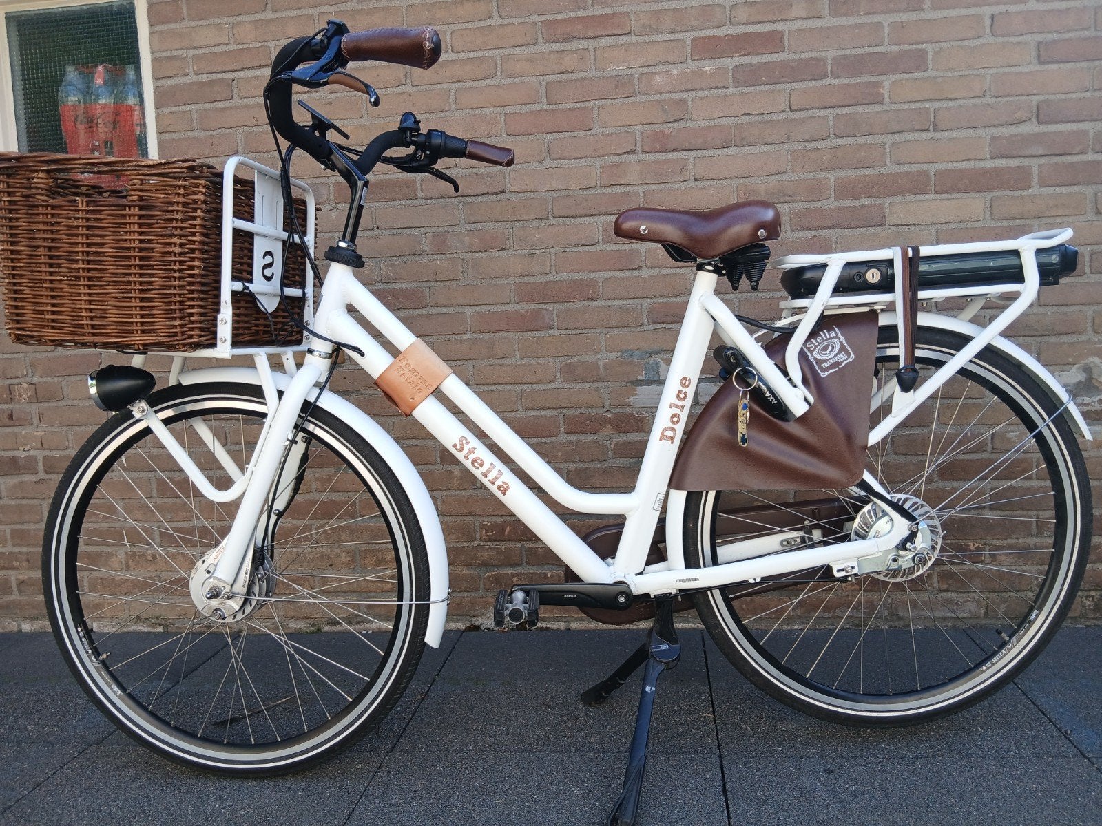 Witte Stella Dolce Transportfiets 28 inch – Complete & betro, Zo goed als nieuw, 51 tot 55 cm, 50 km per accu of meer, Ophalen