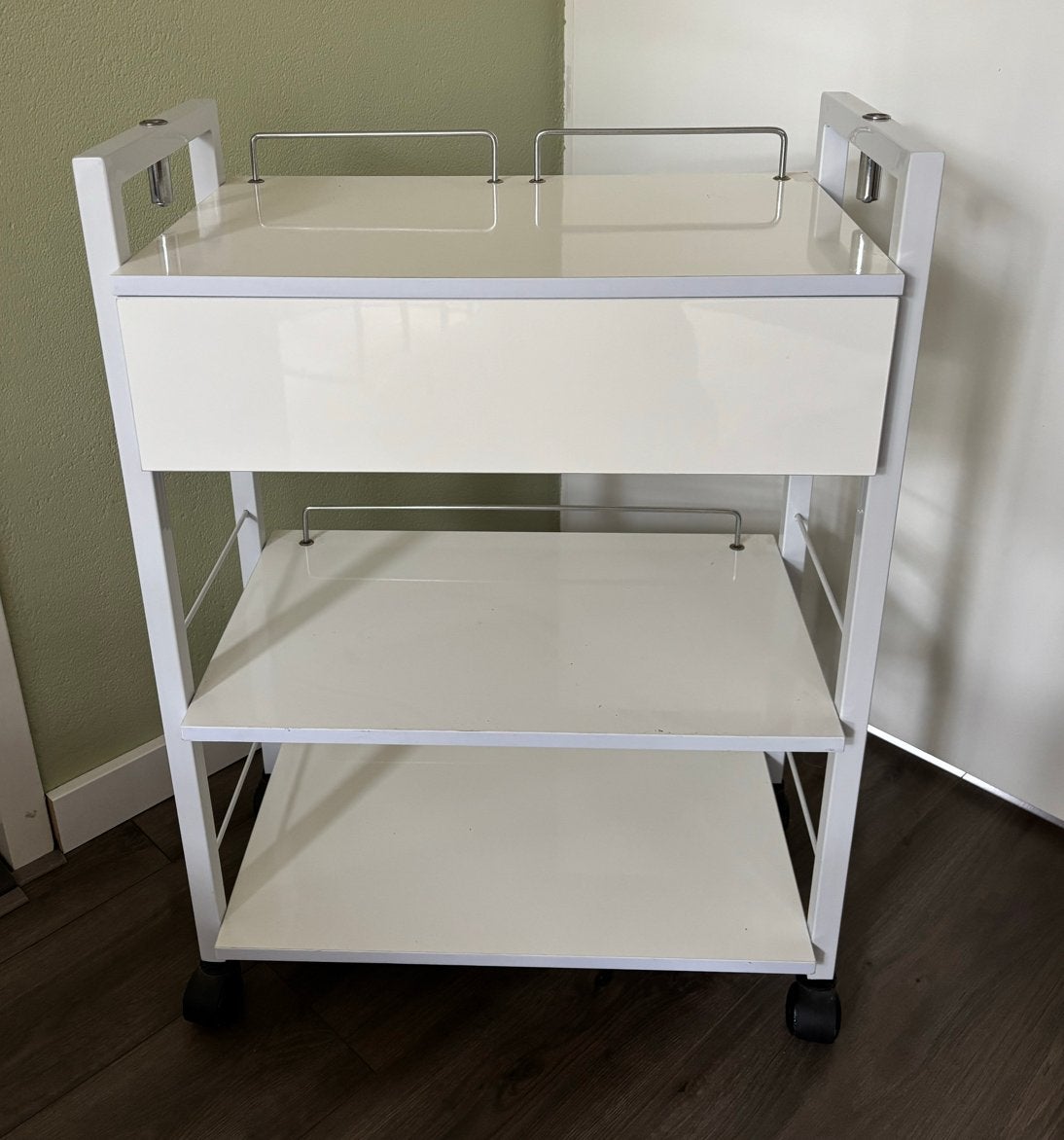 Witte roltafel/trolley(schoonheidsspecialiste/pedicure etc), Ophalen, Gebruikt