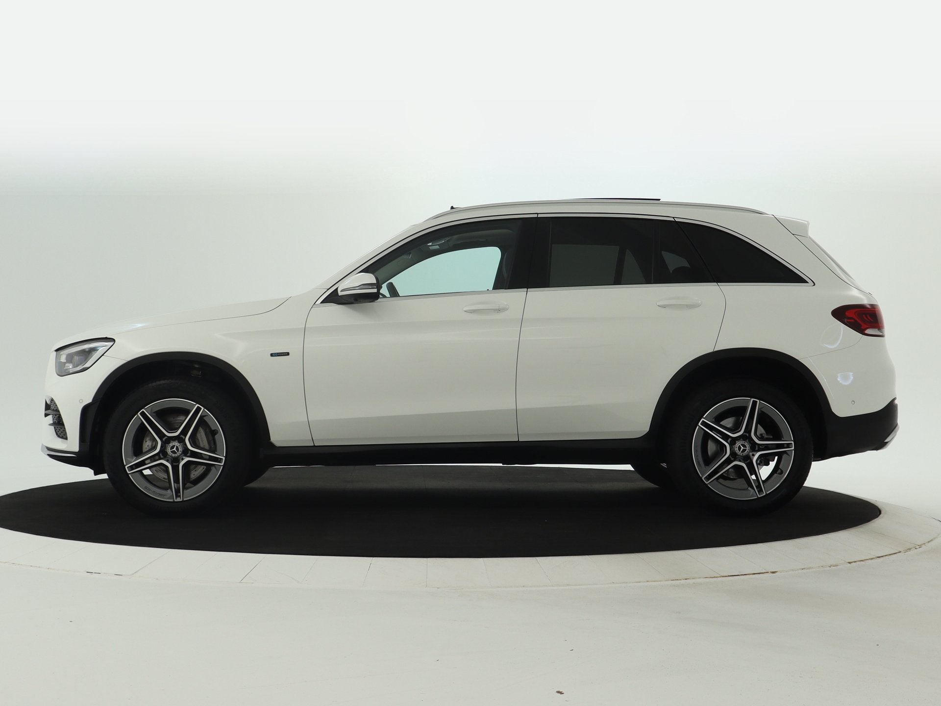 Mercedes-Benz GLC 300 e 4MATIC Premium Plus | Panoramadak |, Auto's, Automaat, 12 maanden, Gebruikt, 4 cilinders