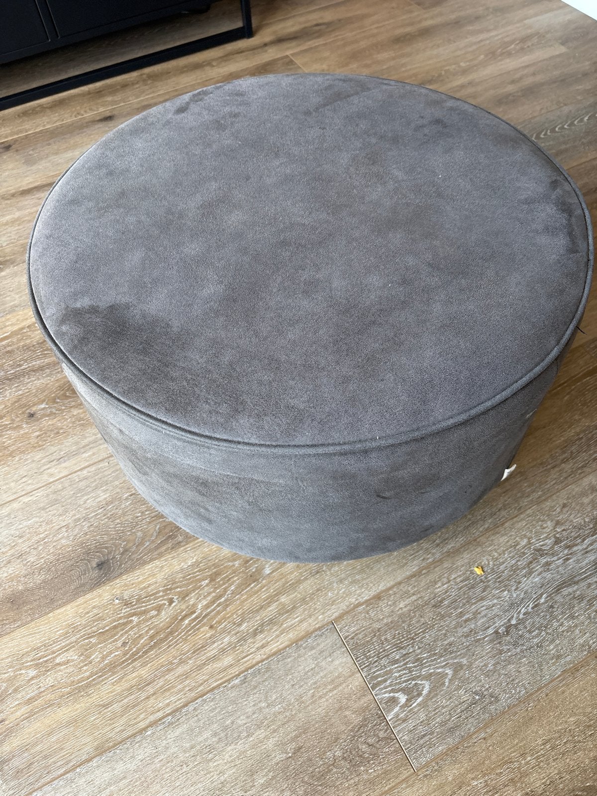 Ronde poef/hocker van vtwonen, grijs, zo goed als nieuw, Ophalen, Rond, Zo goed als nieuw, Stof