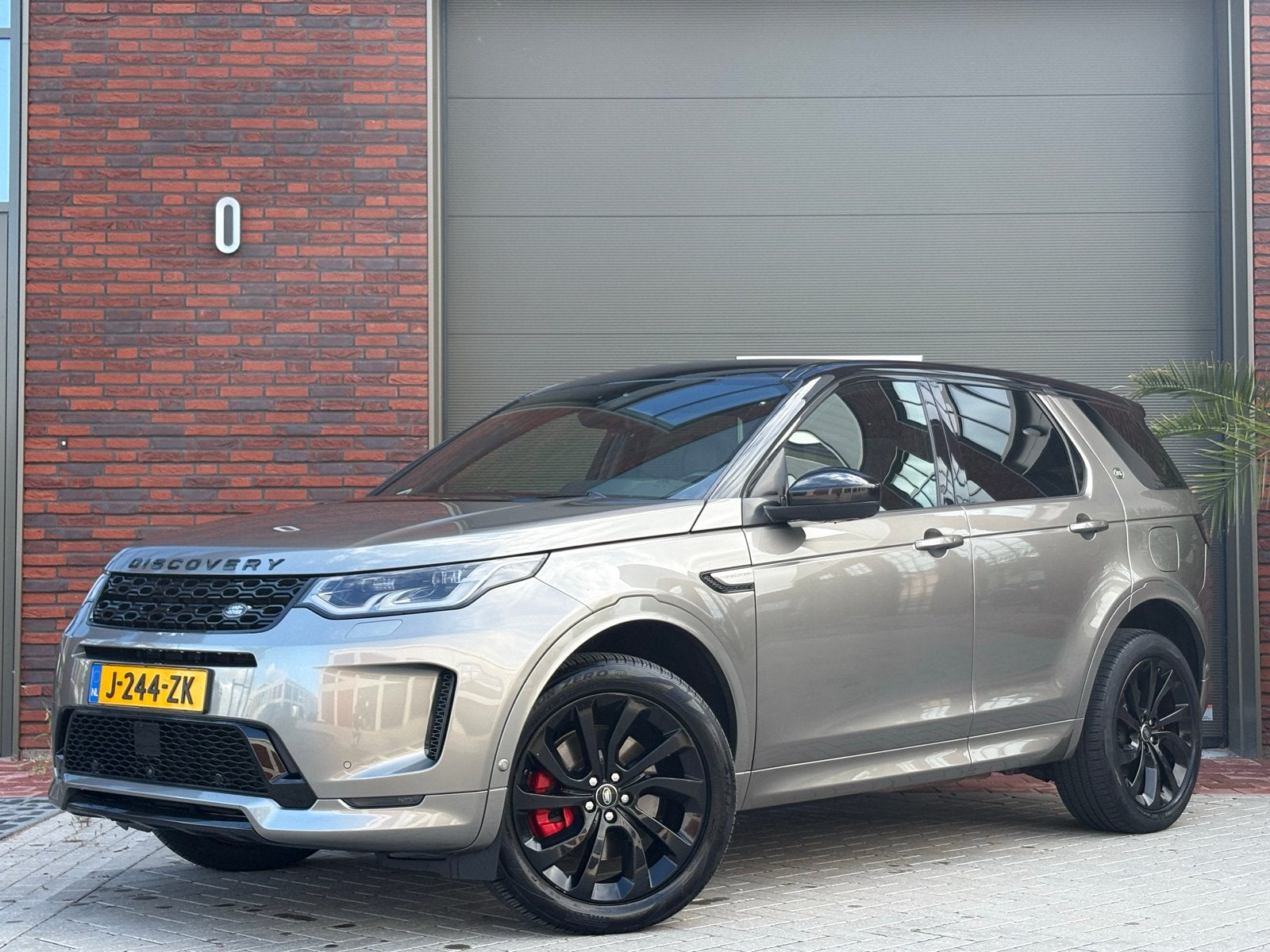 Land Rover Discovery Sport P300e/Dealer OH/Trekhaak/CarPlay/, Auto's, Automaat, 1498 cc, Zwart, Discovery Sport