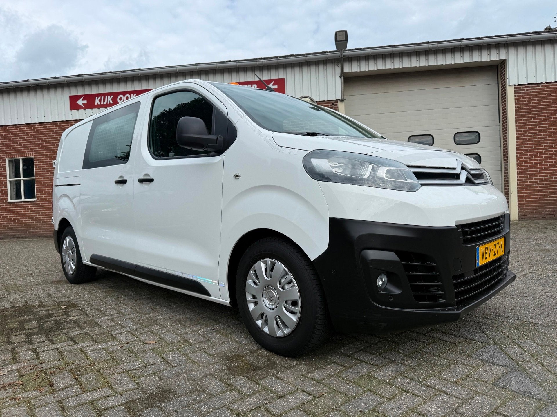 Citroen Jumpy 1.5 BlueHDI servicebus Bott inrichting 230v vi, Auto's, Voorwielaandrijving, Gebruikt, Euro 6, 4 cilinders