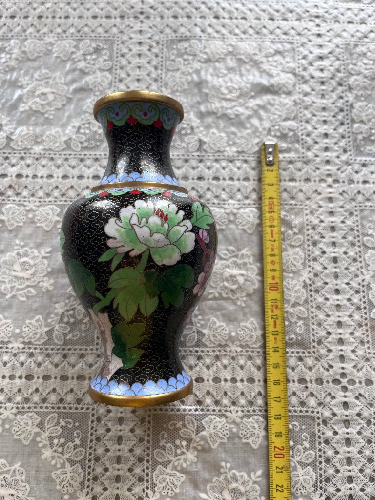 Cloisonné vaasje zwart met bloemen, Ophalen of Verzenden
