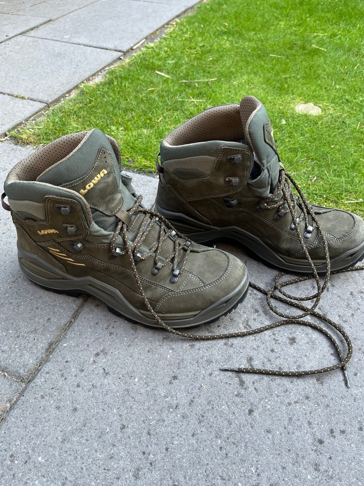 Lowa Renegade GTX Mid Wandelschoenen - Maat 44, Sport en Fitness, Bergsport en Wandelen, Ophalen of Verzenden, Zo goed als nieuw
