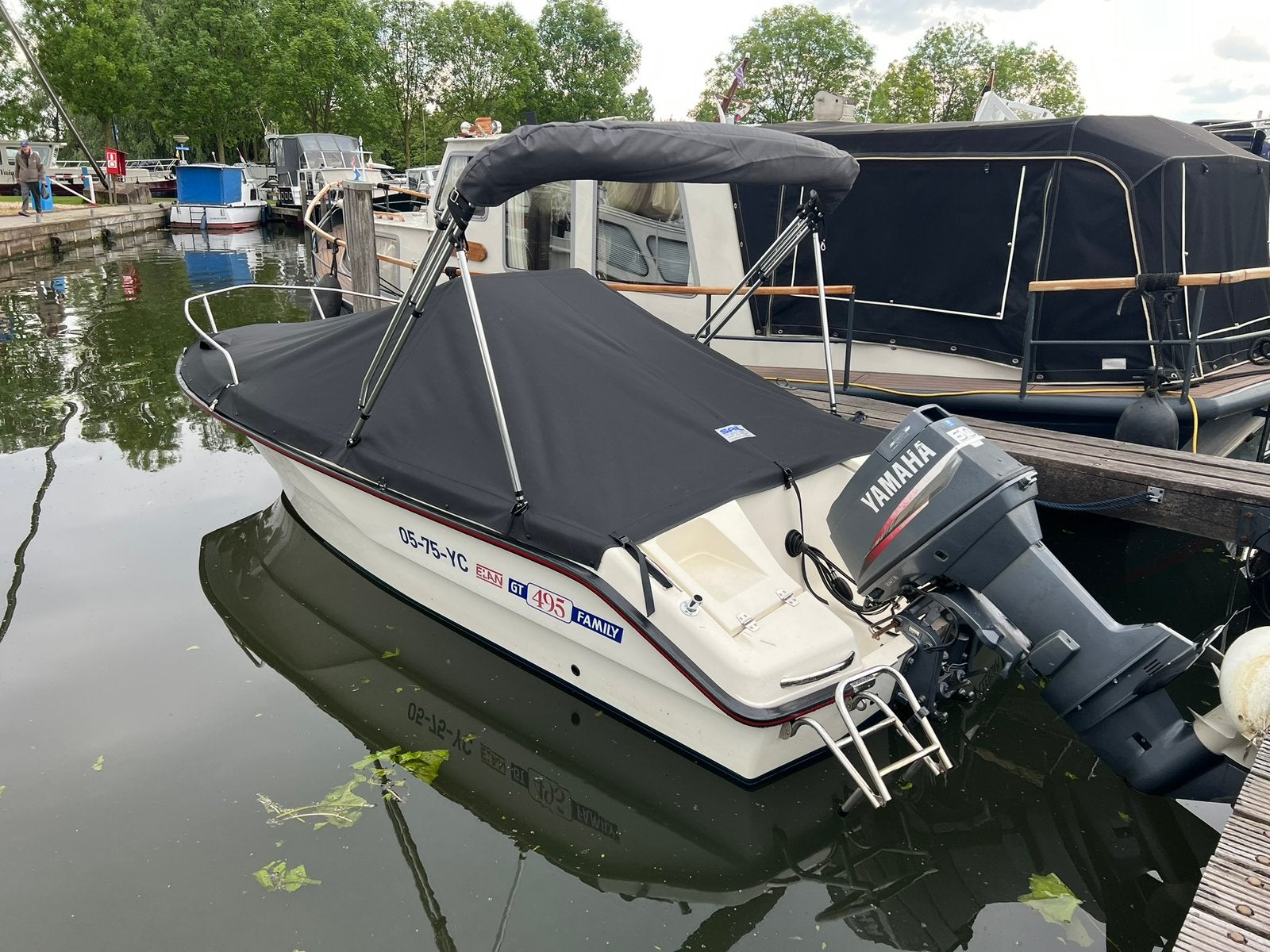 ELAN GT 495F “NIEUWSTAAT” consoleboot, Watersport en Boten, Afdekzeil, 5 m, Zo goed als nieuw, Polyester