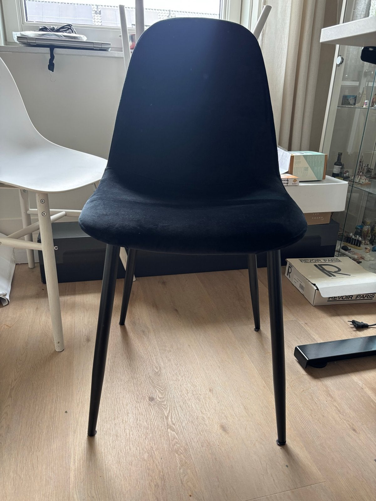 2x Zwarte fluwelen eetkamerstoelen - Karwei Marije, Ophalen, Twee, Zwart, Zo goed als nieuw