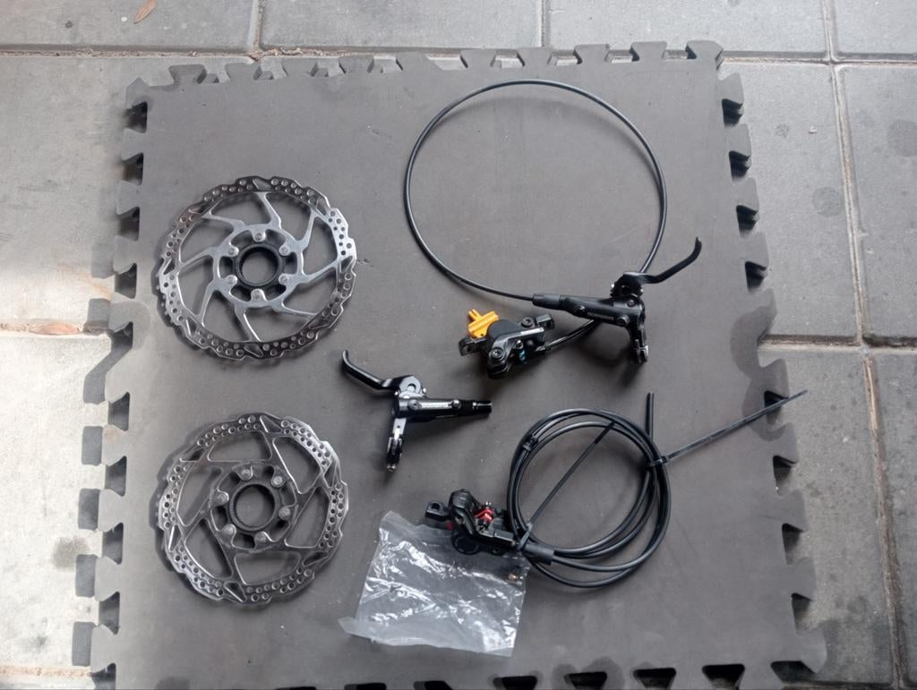 Shimano BL-MT501 Hydraulische Schijfremset met Rotors, Remmen, Elektrische fiets, Ophalen of Verzenden, Zo goed als nieuw