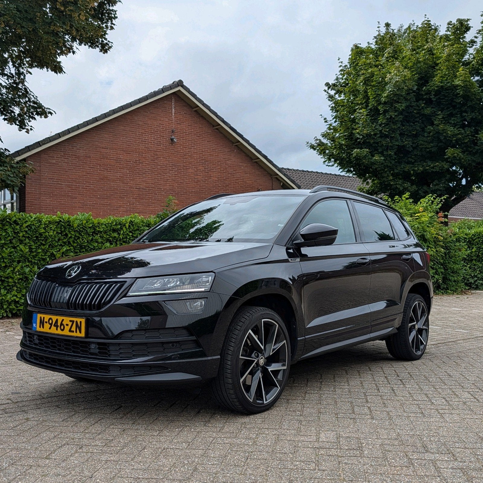 Skoda Karoq 1.5 TSI Sportline 150pk Zwart, Stof, 1498 cc, 4 cilinders, Zwart