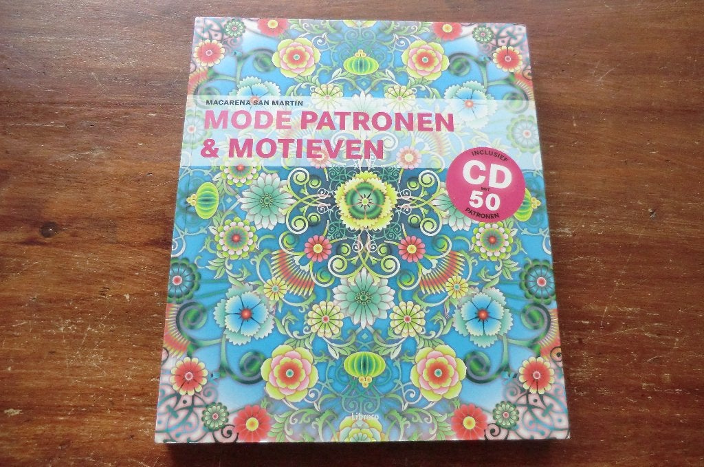 boek - Mode patronen & motieven - Macarena San Martin, Boeken, Ophalen of Verzenden, Zo goed als nieuw, Overige onderwerpen