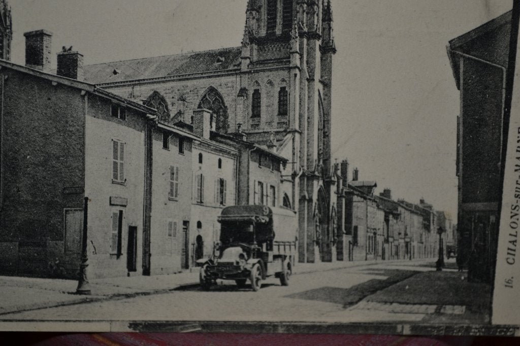 frankrijk 1910 straat Marne kerk auto oldtimer, Verzamelen, Ansichtkaarten | Themakaarten, Ophalen of Verzenden, Voor 1920, Ongelopen