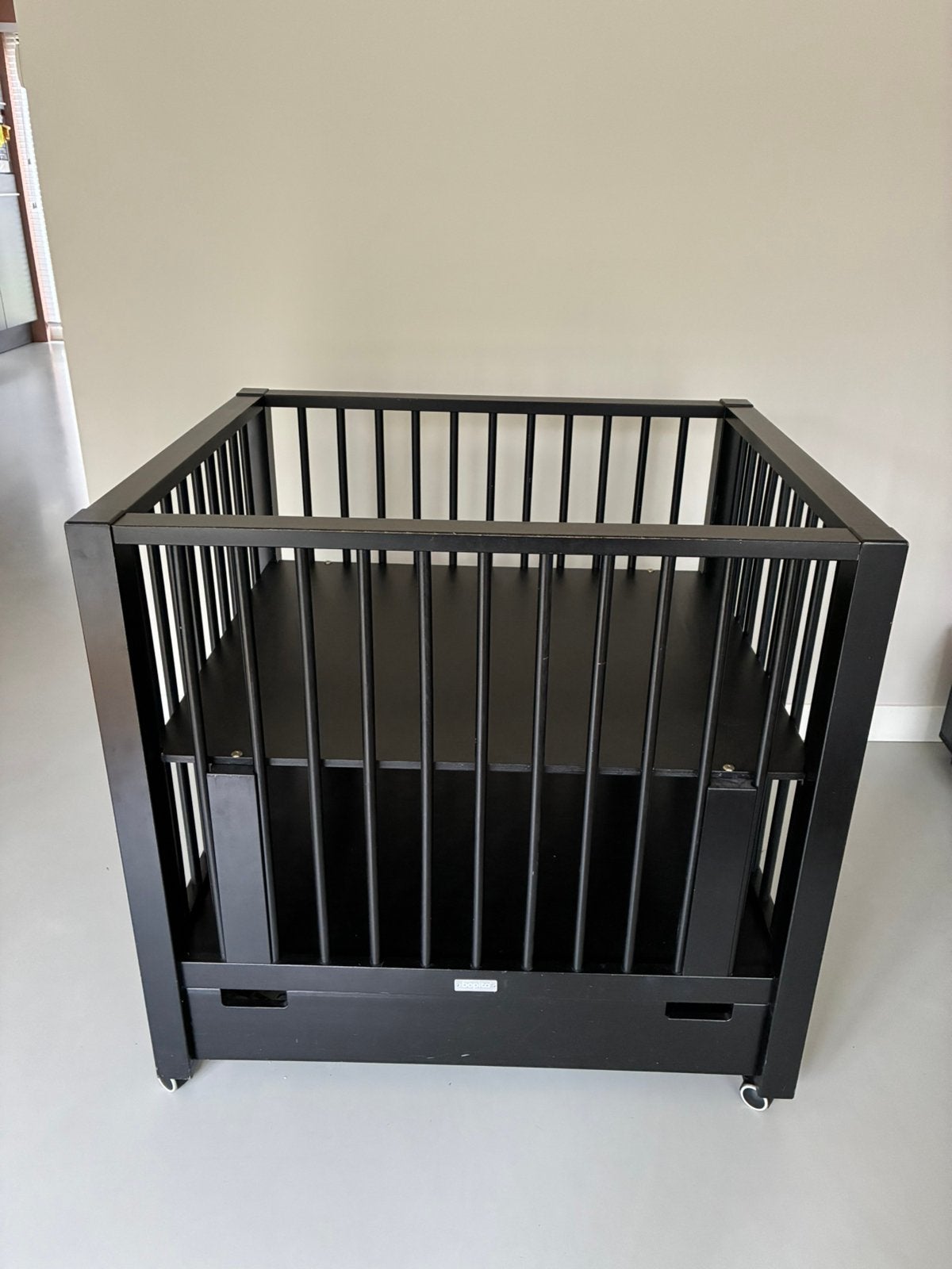 Box zwart met lade en wieltjes (optioneel) Bopita, Kinderen en Baby's, Boxen, Ophalen, Gebruikt, Rechthoekig, In hoogte verstelbaar