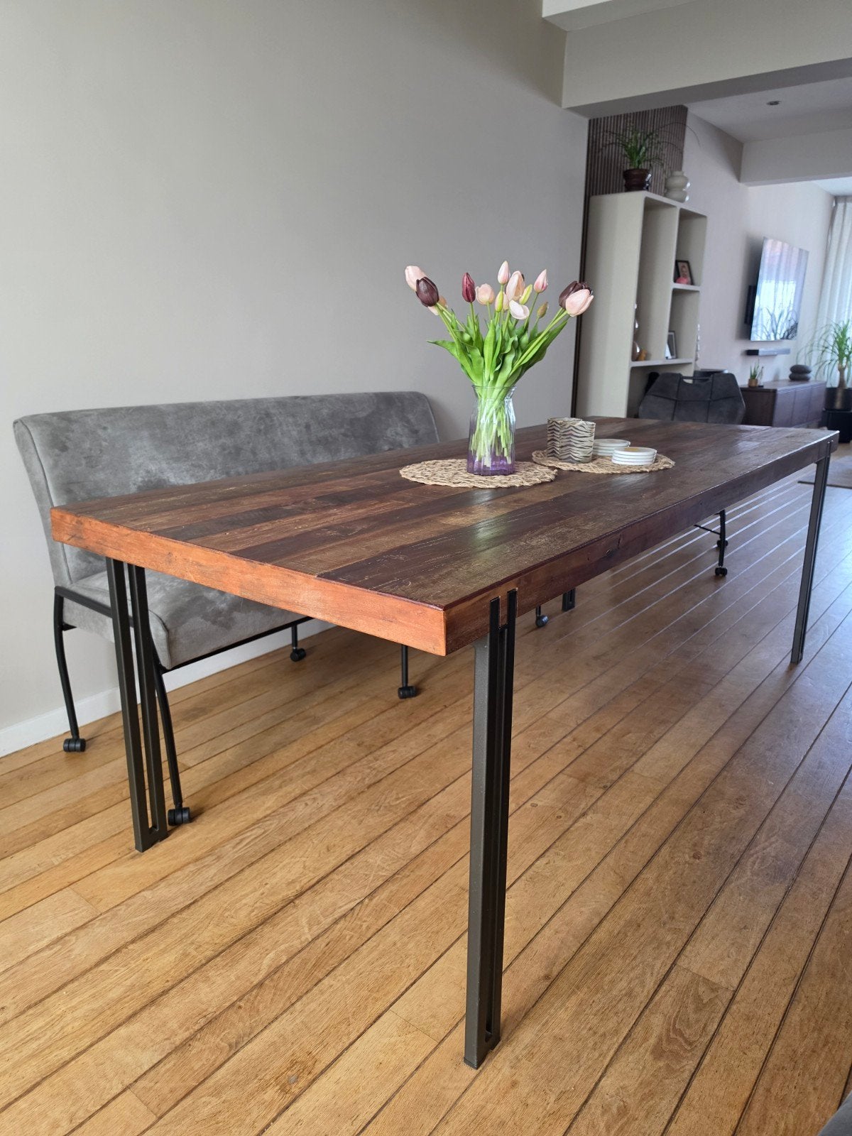 koloniale volhouten eettafel met metalen poten, Huis en Inrichting, Gebruikt, 200 cm of meer, 50 tot 100 cm, Vijf personen of meer