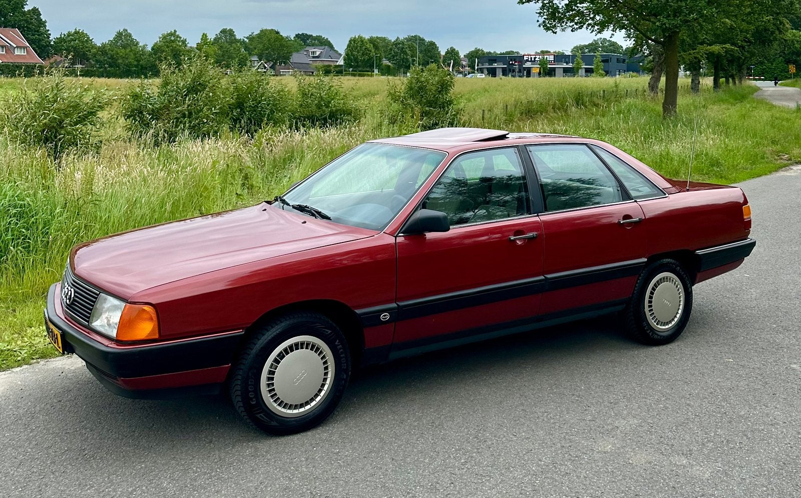 Audi 100 2.0 Turbo Diesel - 1e eigenaar - 191.000 km, Auto's, Audi, Particulier, Metallic lak, Panoramadak, Radio, Trekhaak, Diesel