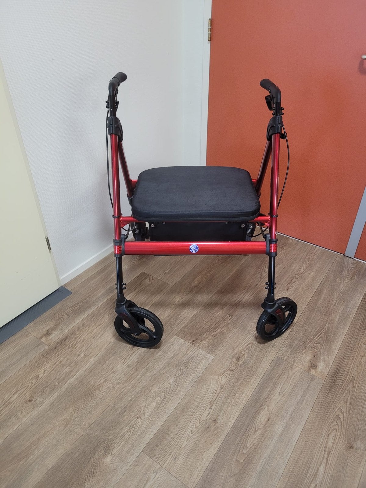 Goliat red rollator ( extra breed), Diversen, Ophalen, Opvouwbaar, Zo goed als nieuw
