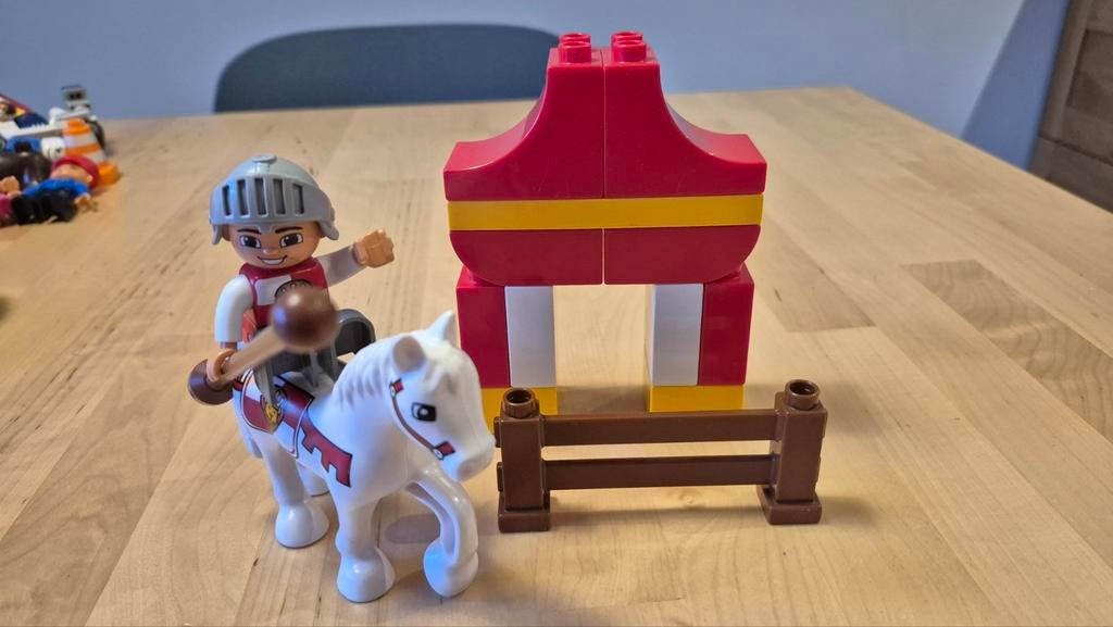 Lego duplo 10568 Riddertoernooi (compleet), Ophalen of Verzenden, Zo goed als nieuw, Duplo