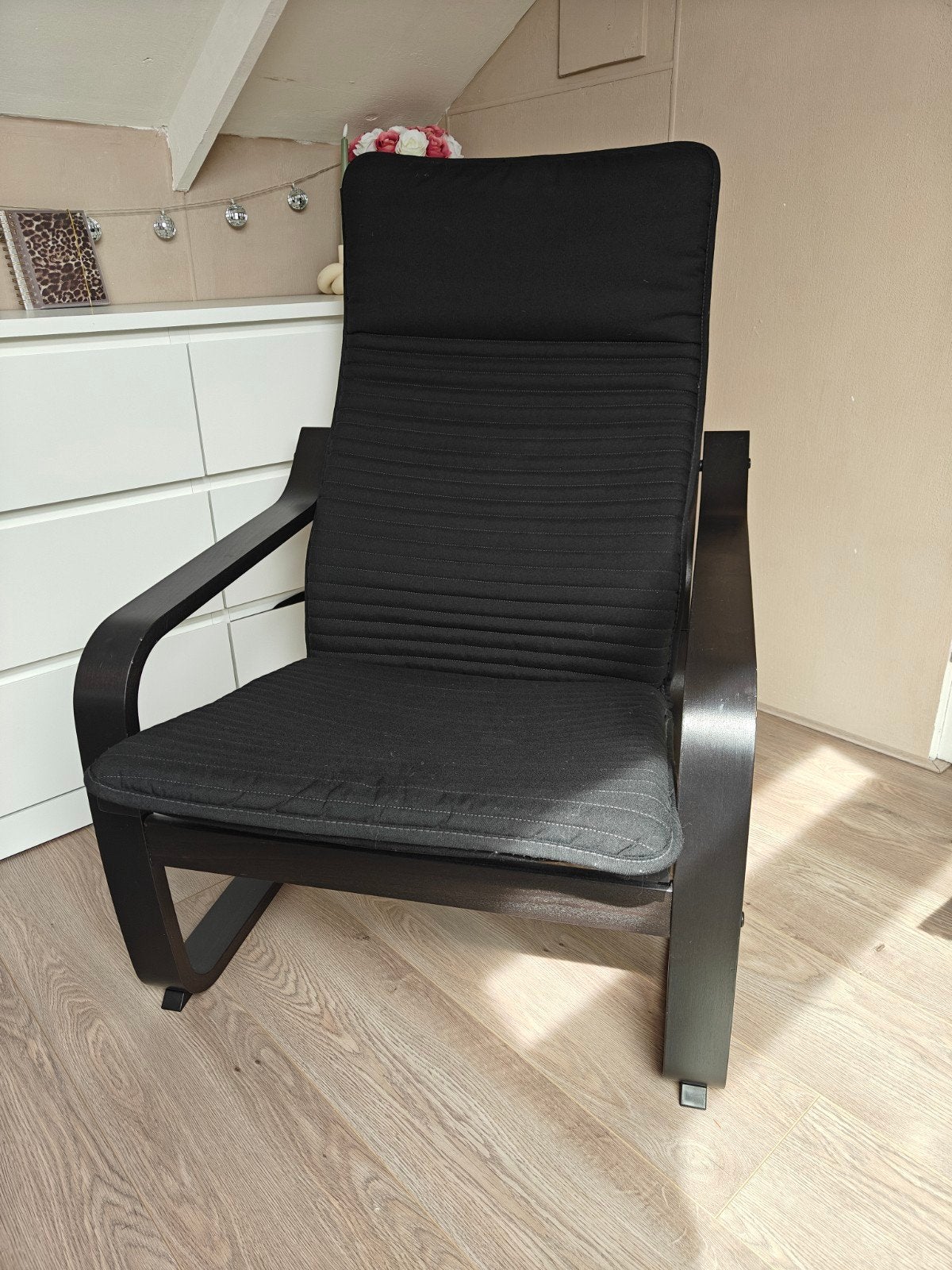 Ikea Poang fauteuil zwart bruin met zwarte bekleding, Ophalen, Gebruikt, 75 tot 100 cm, Stof