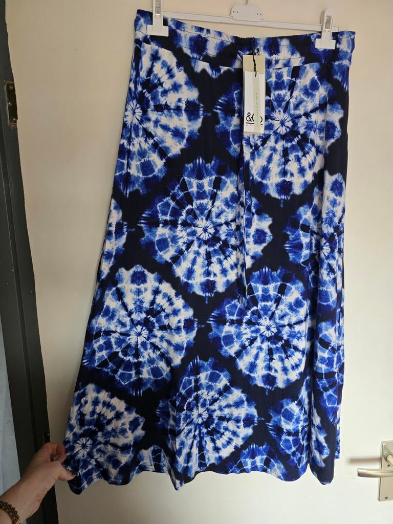 Nieuw &co woman andcowoman and cowoman L tie dye rok, Kleding | Dames, Rokken, Ophalen of Verzenden, Nieuw, Blauw, Onder de knie
