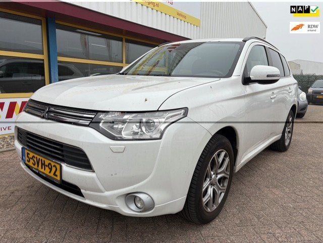 Mitsubishi Outlander 2.0 PHEV instyle+ APK T/M 4-3-2027, Auto's, Mitsubishi, Stof, Zwart, 4 cilinders, Wit