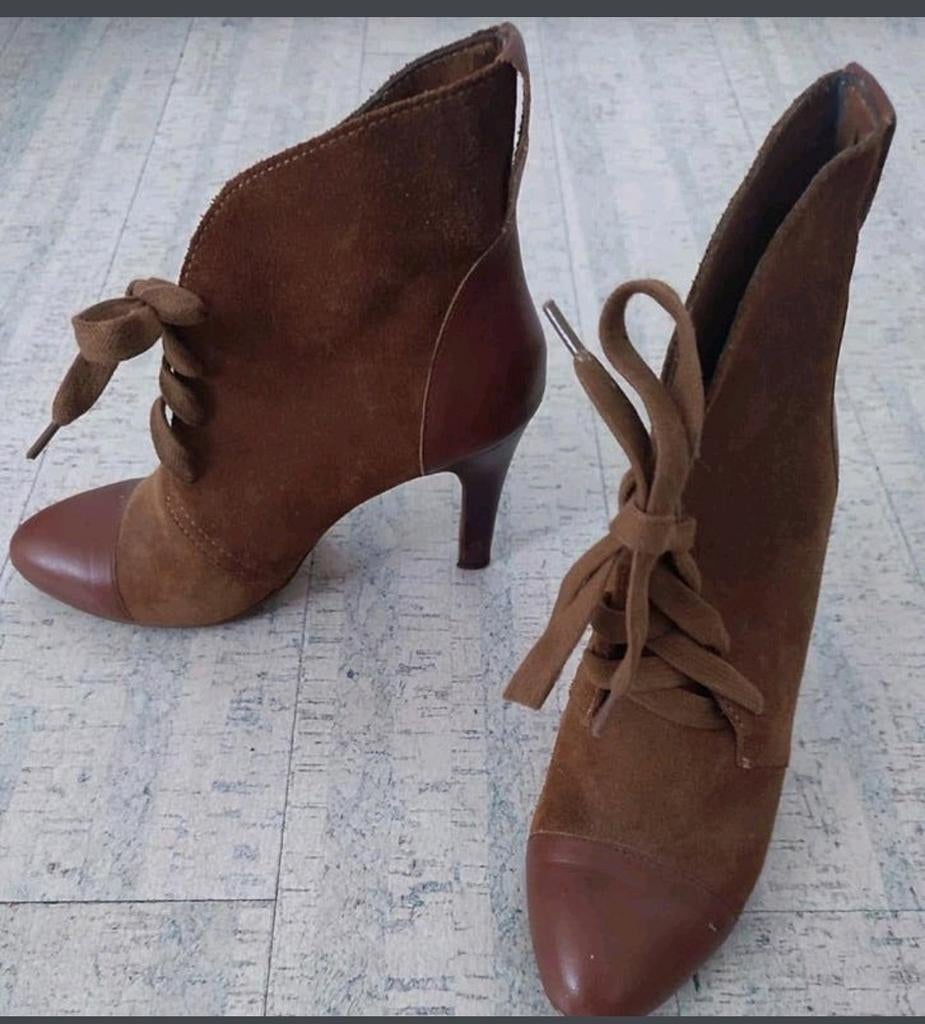 Vintage bruine suède veterlaarsjes kitten ZARA maat 38, Kleding | Dames, Schoenen, Ophalen of Verzenden, Zo goed als nieuw, Bruin