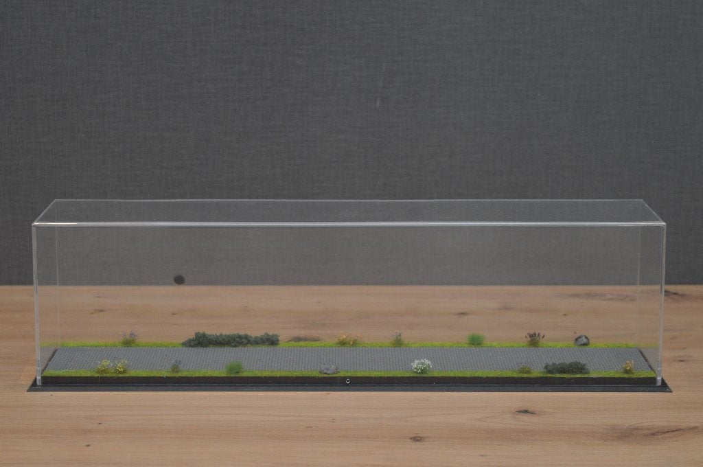 Dioramavitrine trekker+trailer, Grijze klinkers (42x9x11cm), Ophalen of Verzenden, Nieuw, Bus of Vrachtwagen, Wsi