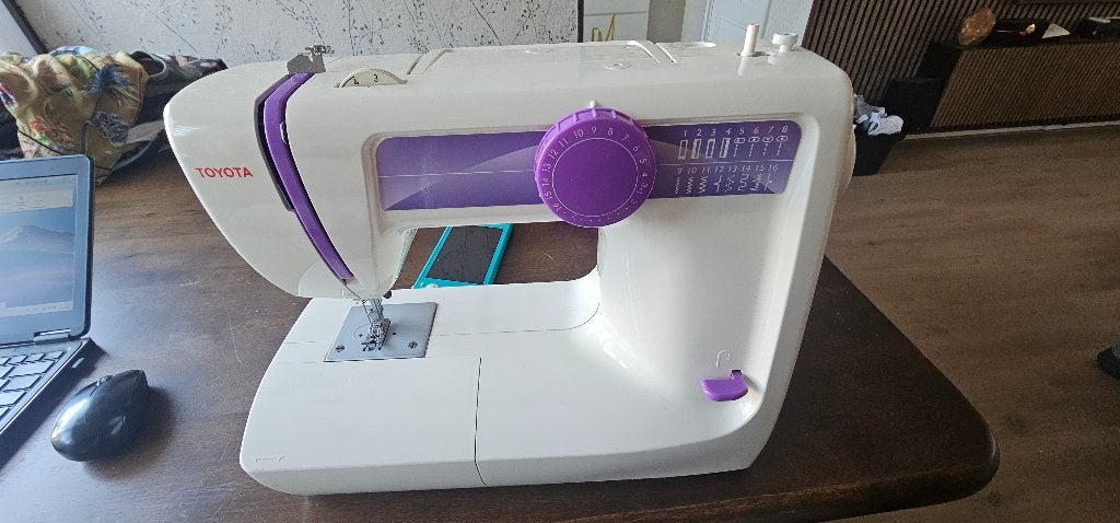 Naaimachine Toyota, Ophalen, Zo goed als nieuw, Naaimachine, Overige merken