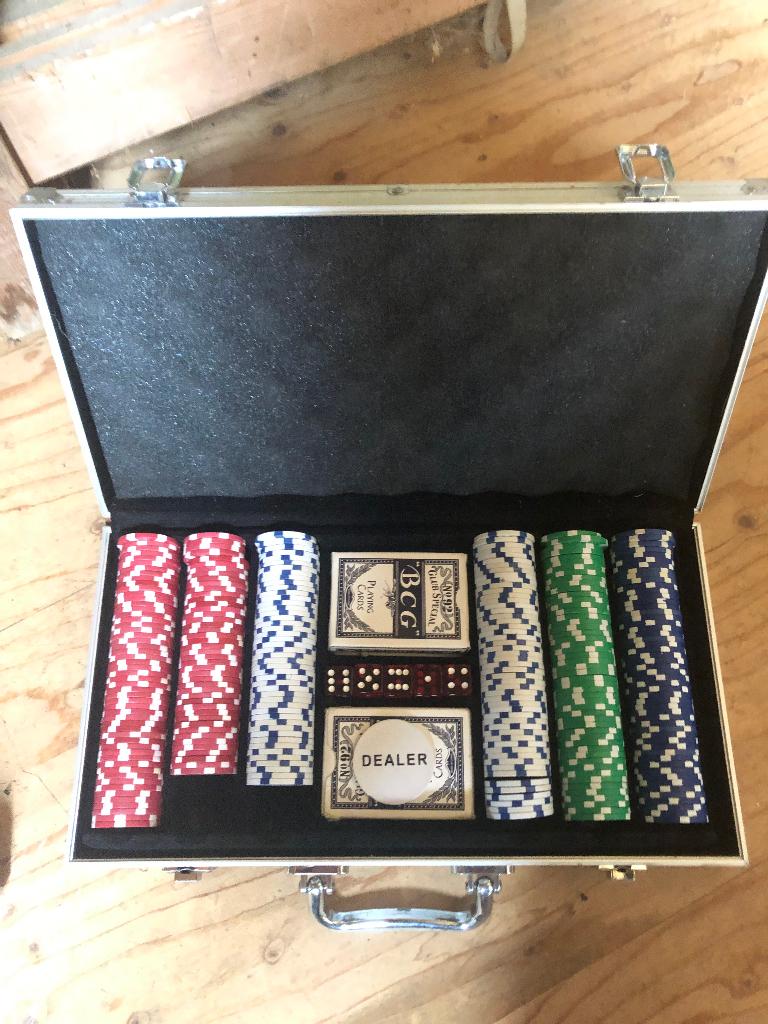 Pokerset in koffer, Hobby en Vrije tijd, Gezelschapsspellen | Kaartspellen, Ophalen, Gebruikt