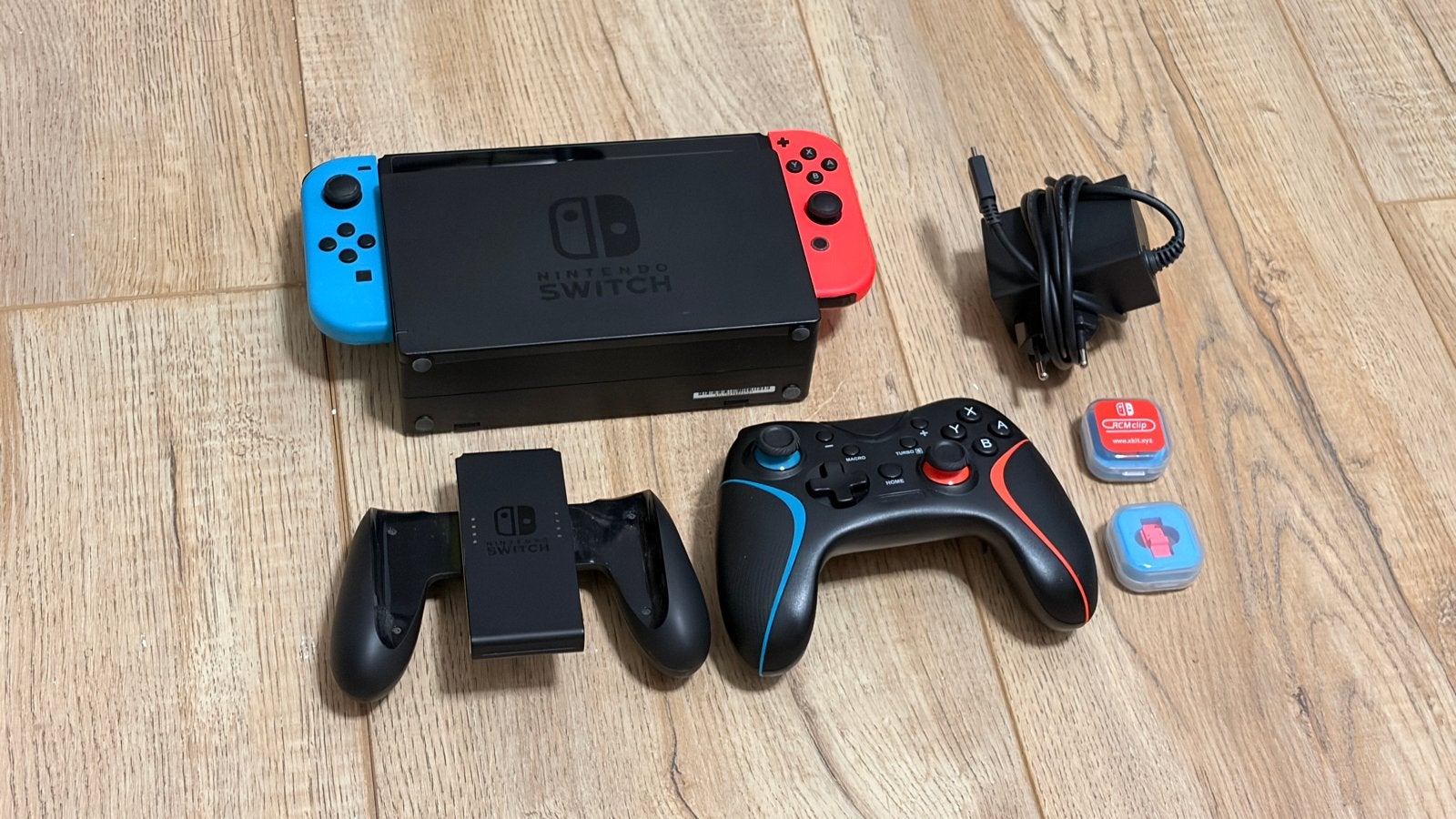 Nintendo Switch V1 Unpatched met Dock, Extra Controller & RC, Spelcomputers en Games, Ophalen of Verzenden, Gebruikt, Met 2 controllers