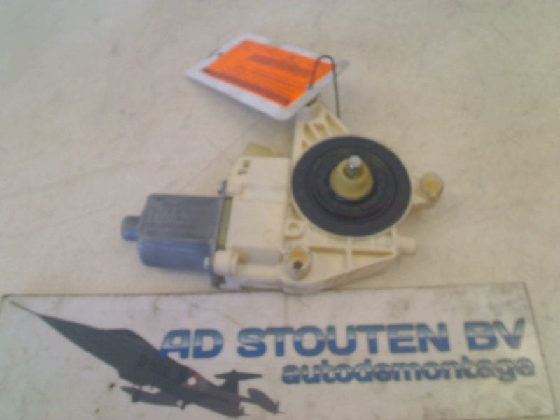 Motor Raammechaniek Links Voor C Estate (S204) 2008, Gebruikt, Mercedes-Benz AG, Mercedes-Benz, Mercedesstraße 120, Stuttgart 70372, , Duitsland