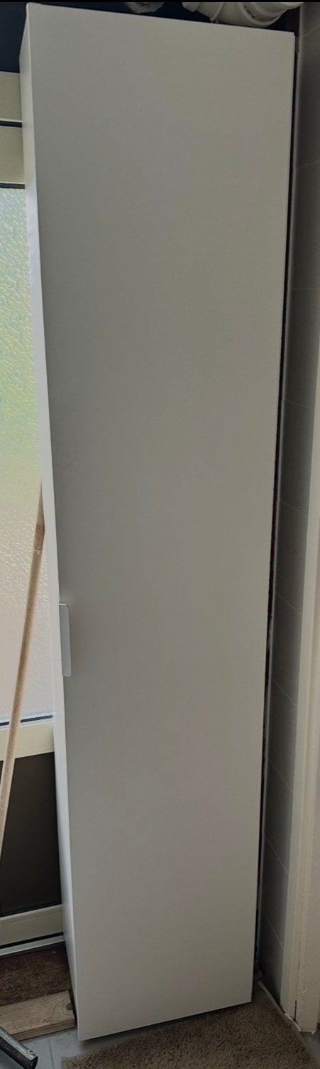 Witte smalle kast met deur. Moet deze week weg!!, Huis en Inrichting, Ophalen, Gebruikt