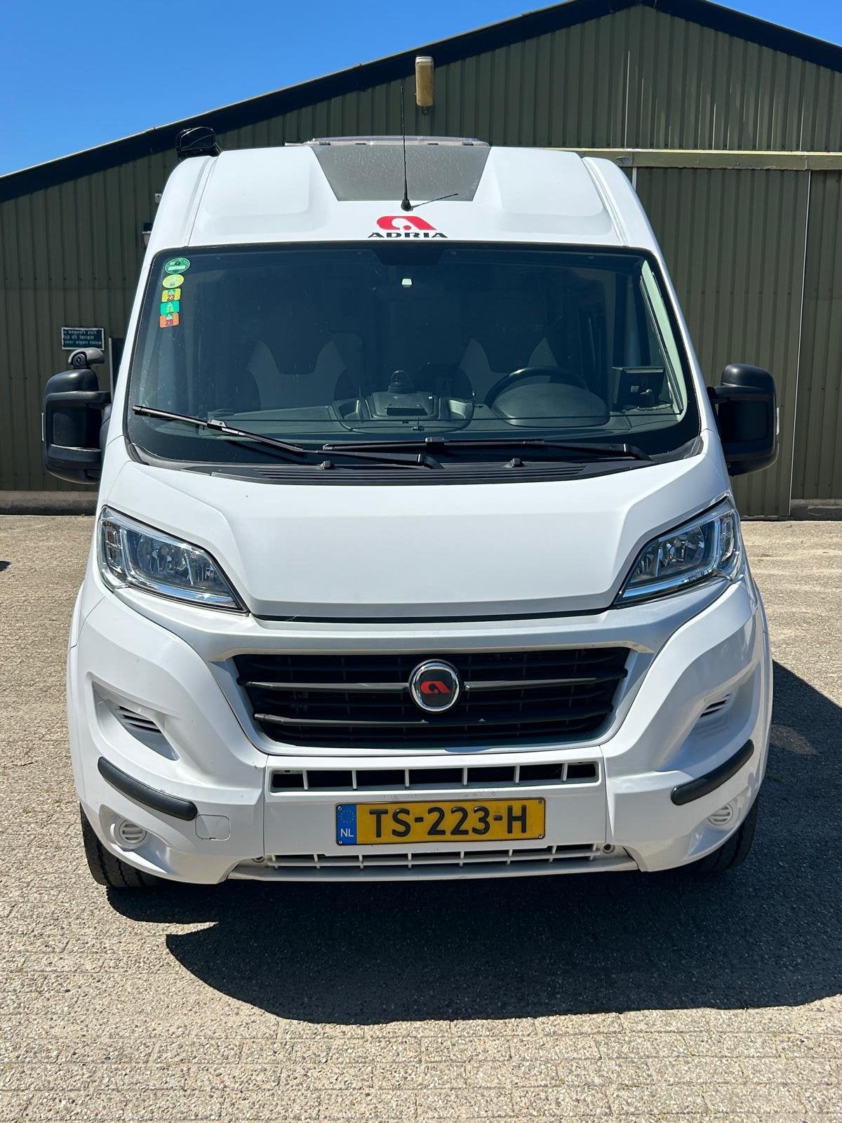 Adria Twin SLX 640 2.3 D 96KW 2016 Wit, Ringverwarming, Particulier, Adria, 6 tot 7 meter