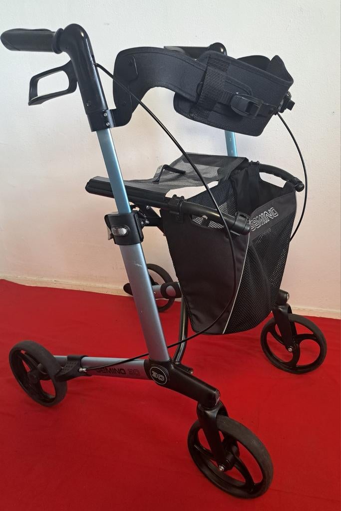 Modern Rollator Gemino 30 Comfort
Opvouwbaar Lichtgewicht, Ophalen of Verzenden, Opvouwbaar, Zo goed als nieuw