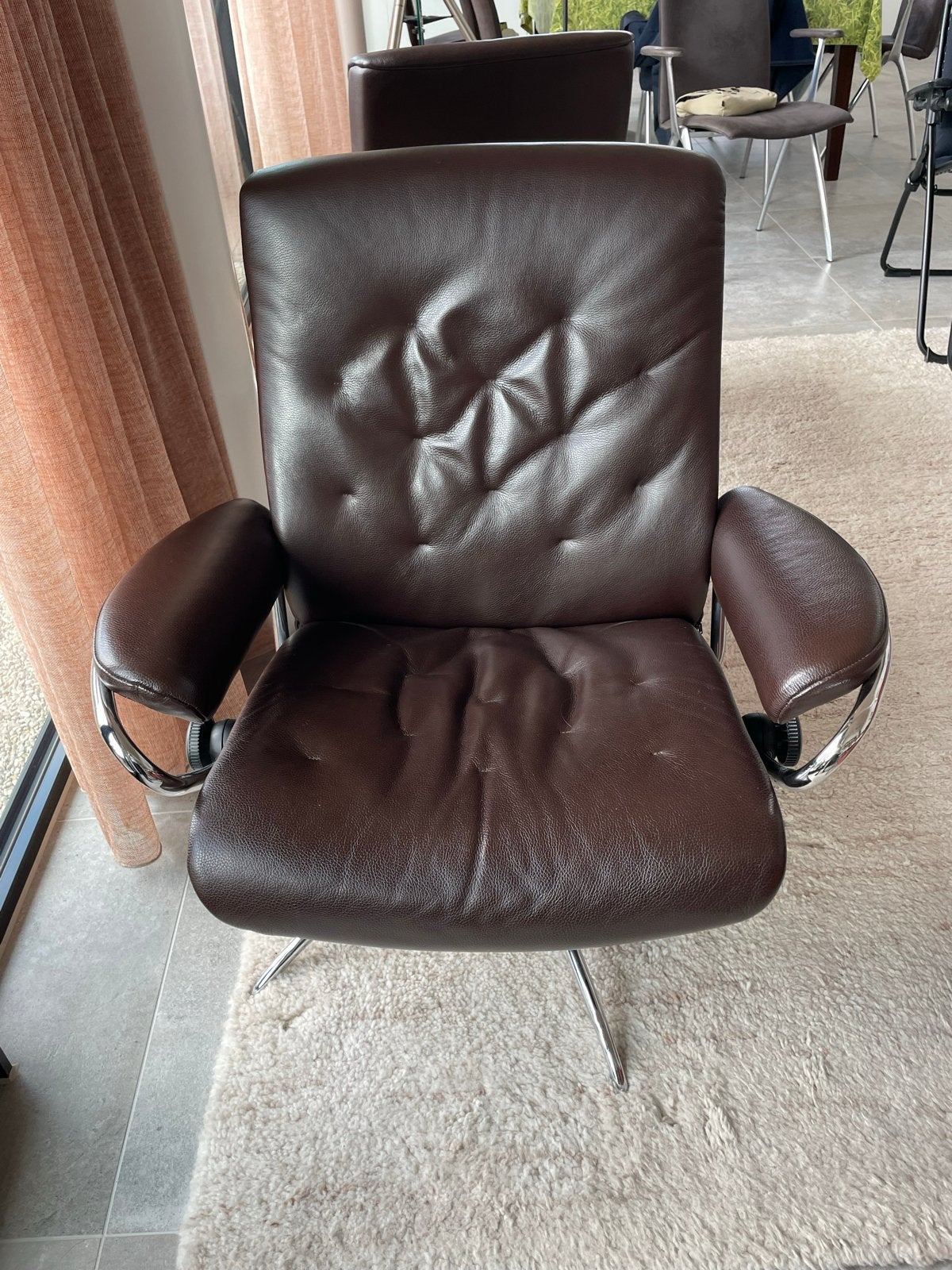 Stressless Ekornes donkerbruine leren Relaxfauteuil, Ophalen, Bruin, Zo goed als nieuw, Eén