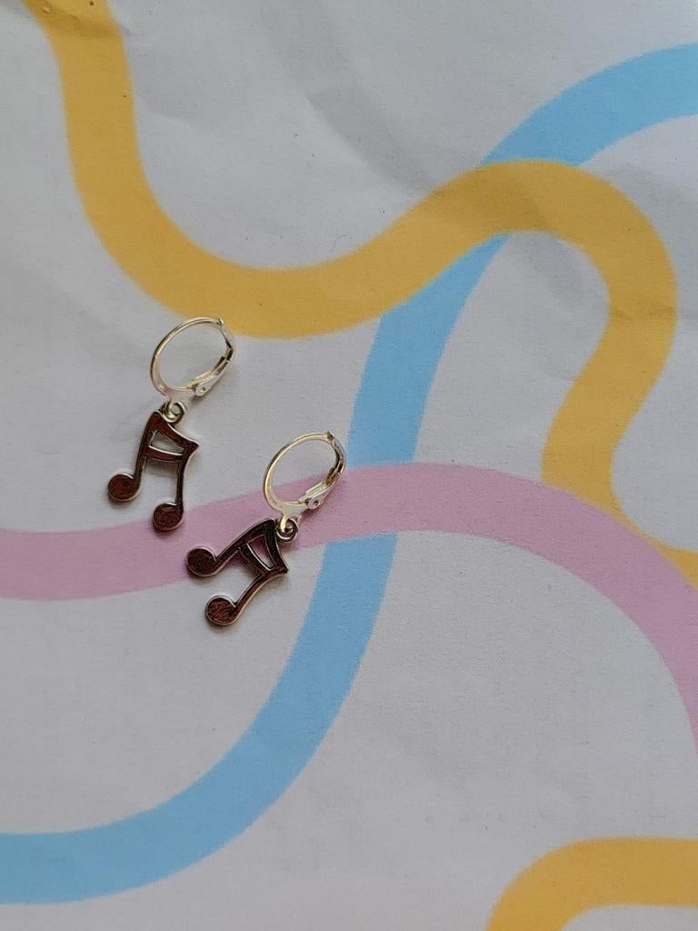 Oorbellen met muzieknootjes, Overige materialen, Hangers, Nieuw, Ophalen of Verzenden