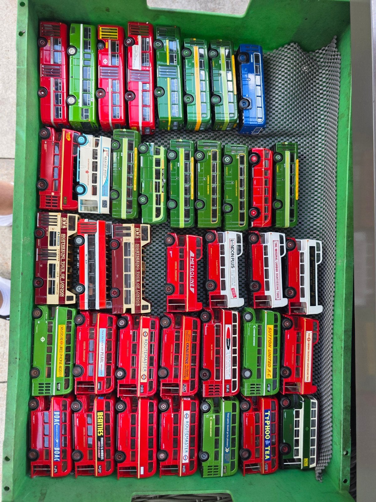 Engelse bussen dubbel dekkers en enkel 1/78, Verzenden